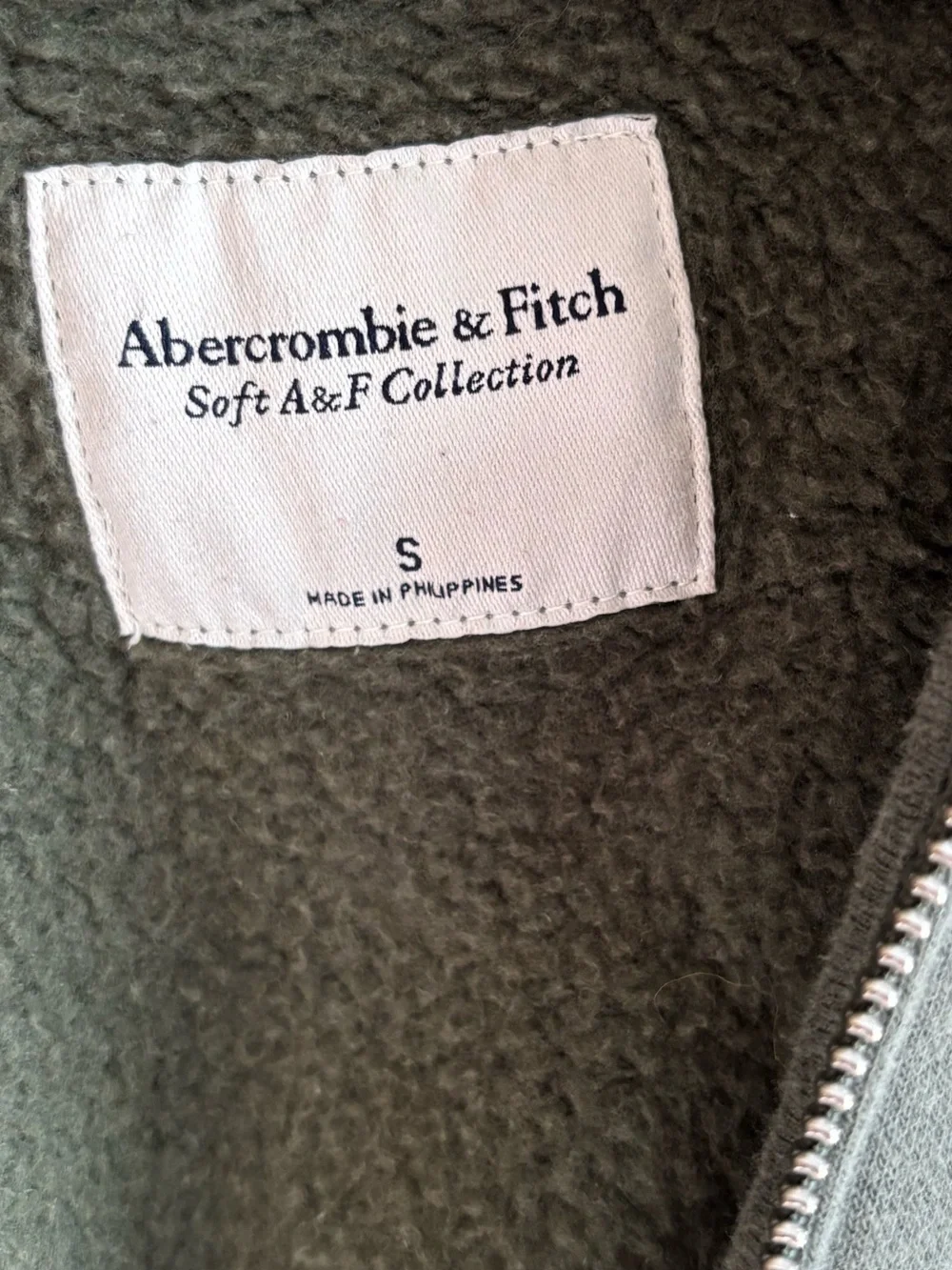 Abercrombie & Fitch Cropped Zip Hoodie in Olive Green - Picture 2 of 6
